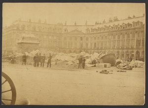 [Colonna Vendome in rovina]