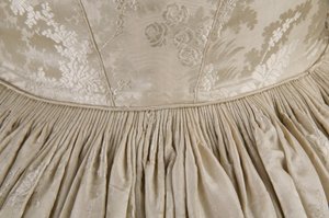 Abito da sposa (dettaglio del retro della vita)