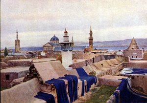 Tessuti di cotone blu messi ad asciugare sui tetti dei tintori a Damasco (Siria).