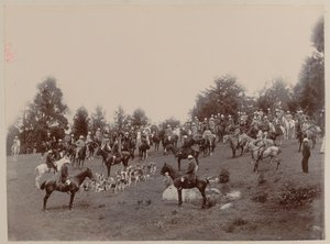 Cavalieri britannici e indiani a una riunione della Ootacamund Hunt