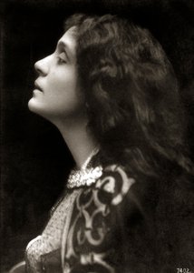 Eleonora Duse - profilo del ritratto da Unknown photographer