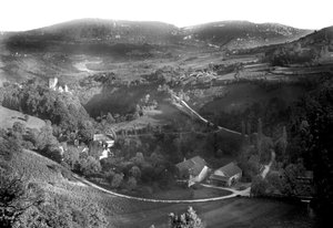 Francia, Rodano-Alpi, Ain (01), La Dorche: La Dorche, villaggio e ponte da Unknown photographer