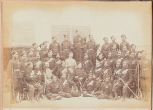 Sottufficiali e Fucilieri Gurkha del 4º Reggimento Gurkha (Fucilieri) da Unknown photographer