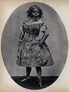 I Mostri, la donna cane. Fotografia, fine XIX secolo, Parigi. Coll. Selva