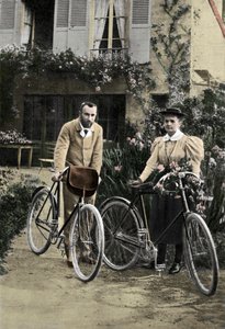 Pierre e Marie Curie nel loro giardino da Unknown photographer