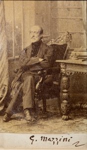 Ritratto di Giuseppe Mazzini, con autografo (foto b/n) da Unknown photographer