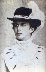 Ritratto di Ludovico II di Baviera (1845-1886) con un cappello da Unknown photographer