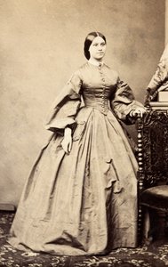 Ritratto di Miss Eva Bainbridge da Unknown photographer