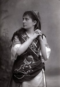 Ritratto del soprano Elisabeth Janvier in "Le Tribut de Zamora" di Charles Gounod nel 1881.