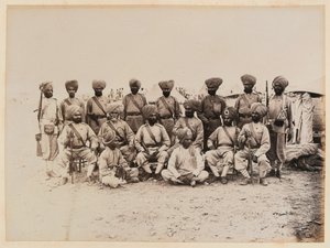 Il 15º Reggimento (Ludhiana) di Fanteria Nativa del Bengala nel paesaggio desertico del Sudan da Unknown photographer