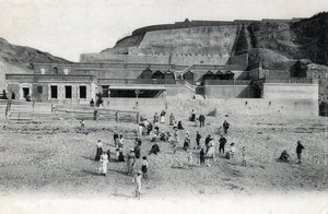 Veduta della spiaggia di Mesnil Val con il suo casinò e le terrazze, Manche Normandia Cartolina dell