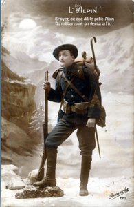 Cartolina della prima guerra mondiale, cacciatore di alpini. "Credete a quello che dice il piccolo alpino, il militarismo vedrà la fine". (foto) da Unknown photographer