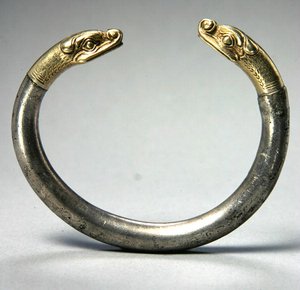 Bracciale (argento e oro) da Urartian
