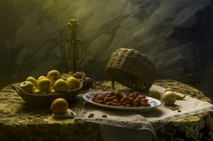Natura morta scura con frutta da UstinaGreen