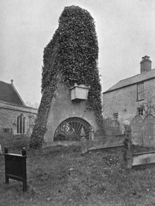 Una tomba sopra il terreno, Cimitero di Pinner, Londra, 1924-1926