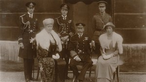 H.R.H. Il Duca di York, H.R.H. Il Principe di Galles, H.R.H. Principe Enrico, H.M. La Regina, H.M. Il Re