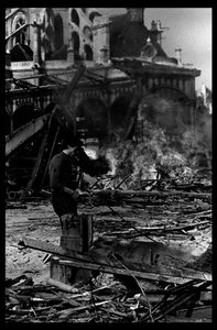 Demolizione del mercato centrale di Parigi, agosto 1971 (foto b/n) da Victor Baltard