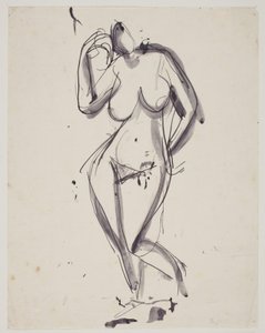 Modello femminile in piedi
