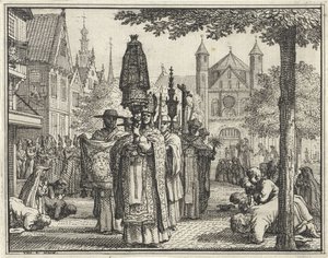 Processione con una statua per una strada