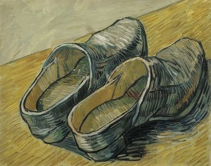 Un paio di zoccoli di cuoio