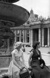 Stranieri a Roma, 1960 circa (stampa alla gelatina d