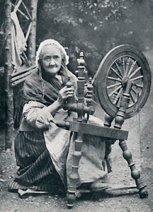 Una vecchia donna irlandese al suo filatoio, 1912 da W. Lawrence