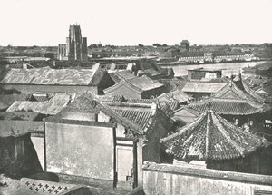 Vista generale che mostra le rovine della cattedrale, Tien-Tsin, Cina, 1895 da W and S Ltd