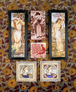 Due piastrelle di E. Smith con fanciulla medievale, XX secolo (ceramica) da Walter (attr.) Crane