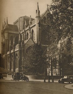 Cattedrale di Bloomsbury: La Chiesa Cattolica Apostolica in Gordon Square, c1935 da Walter Benington