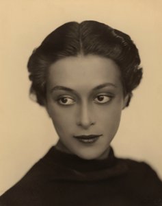 Ritratto di giovane donna, Trieste, 1928 circa (stampa alla gelatina d