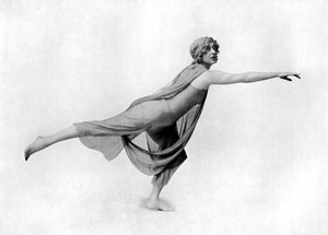 Danza a piedi nudi nello stile greco, c1913
