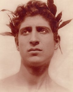 Studio di un ragazzo con una corona, Sicilia, c.1898 (foto seppia)