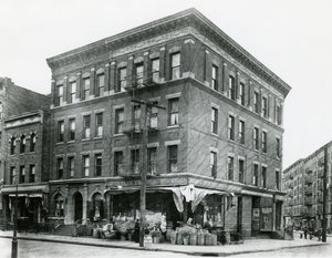 767 East 152nd Street, 7 dicembre 1915