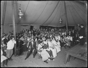 Riunione dei bambini della Società Evangelistica, East 67th Street e Avenue A, New York City, 24 luglio 1914