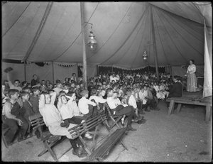 Riunione dei bambini della Società Evangelistica, East 67th Street e Avenue A, New York City, 24 luglio 1914 da William Davis Hassler