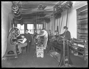 Officina al quinto piano, Geyser Electric Water Heater Company, 42 Hudson Street, New York City, 31 dicembre 1914