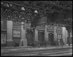 Insegne italiane fuori dal Thalia Theater, 46 Bowery, New York City, marzo 1916 da William Davis Hassler