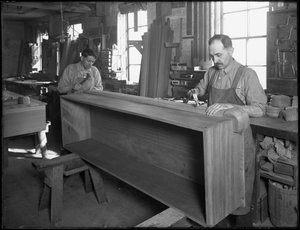 Fissaggio della base di una cassa di legno, Oneida, New York, 3 aprile 1916 da William Davis Hassler