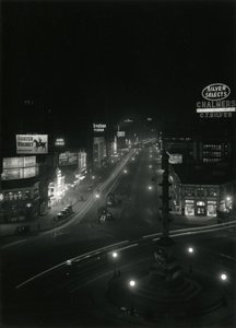 Vista notturna in Columbus Circle, c.1910-21