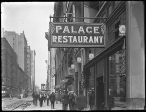 Insegna per il Palace Restaurant, W. 28th Street, New York City, 29 luglio 1916 da William Davis Hassler