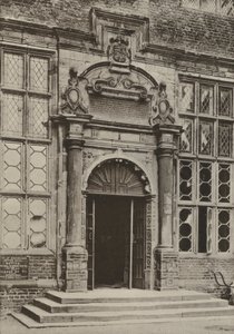 Portale, Aston Hall, Warwickshire (foto in bianco e nero) da William Galsworthy Davie