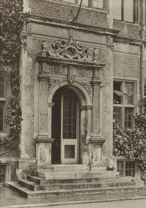 Porta, Nel Cortile, Hatfield House da William Galsworthy Davie