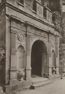 Porta, Portico alla Gate House, Kenilworth da William Galsworthy Davie