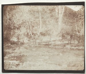 Un ruscello di montagna che scorre ai piedi del castello di Doune da William Henry Fox Talbot