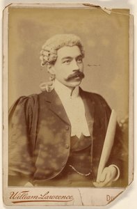 [Uomo con parrucca bianca, baffi scuri, con documenti in mano] da William Lawrence
