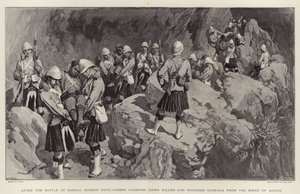 Dopo la battaglia di Dargai, gli Highlanders di Gordon trasportano giù Gurkha uccisi e feriti dal luogo dell