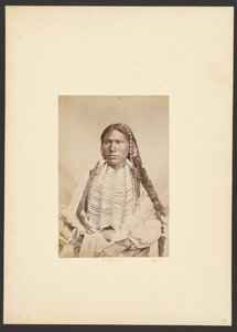 Coraggioso Kiowa in abito da guerra [probabilmente Koi-khan-hole]