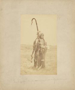 Powder Face, capo guerriero degli Arapaho, [in abito da guerra]. da William Stinson Soule