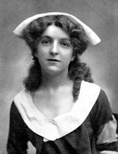 Molly McIntyre 1886-1952, attrice scozzese, 1905 da William and Daniel Downey