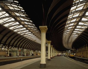 Vista della Stazione Centrale di York progettata dagli architetti William Peachy e Thomas Prosser (XIX secolo)
